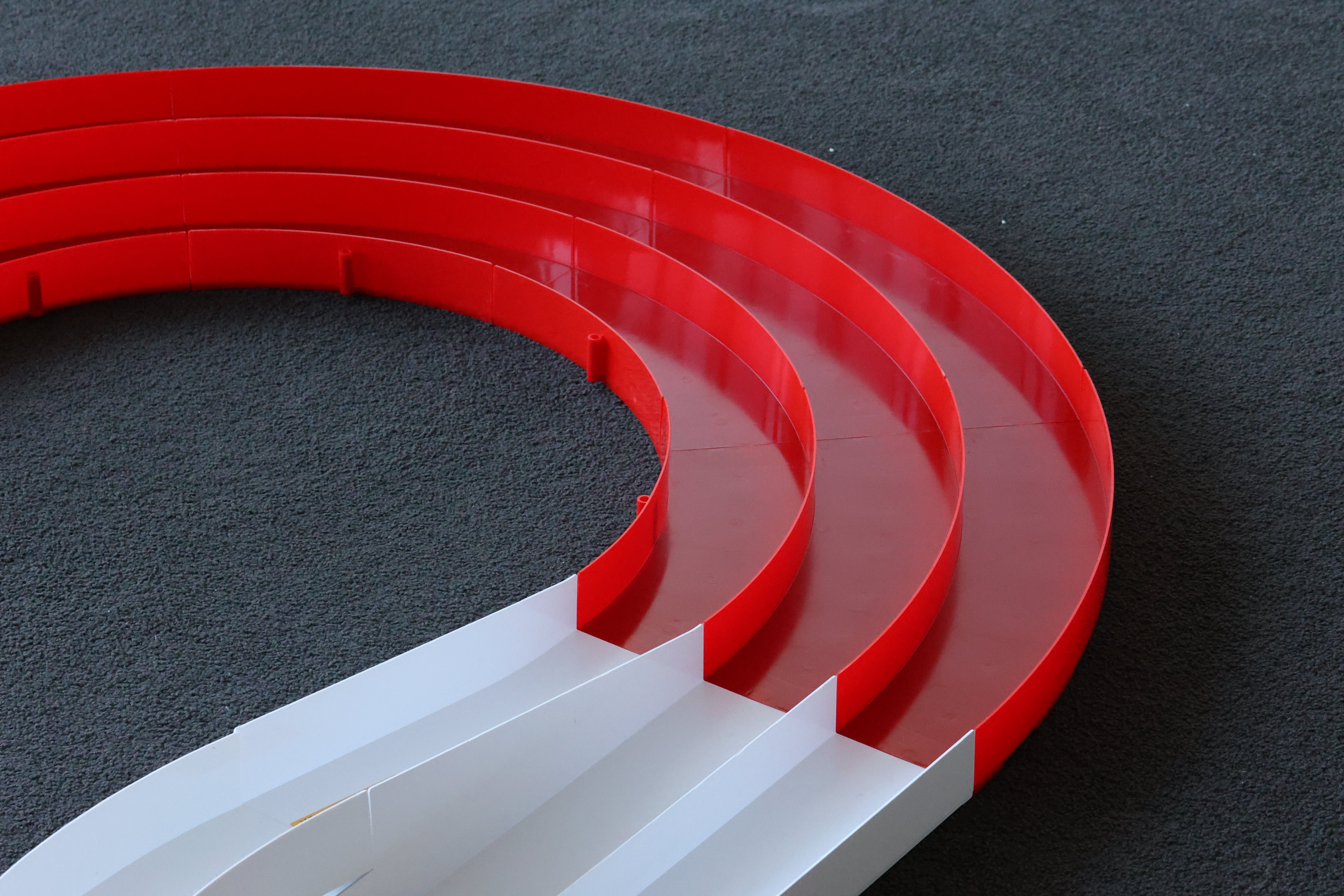 Tamiya 69578 - Japan Cup Junior Circuit Curve Section Set (Blue/Red, 4Pcs. Each)