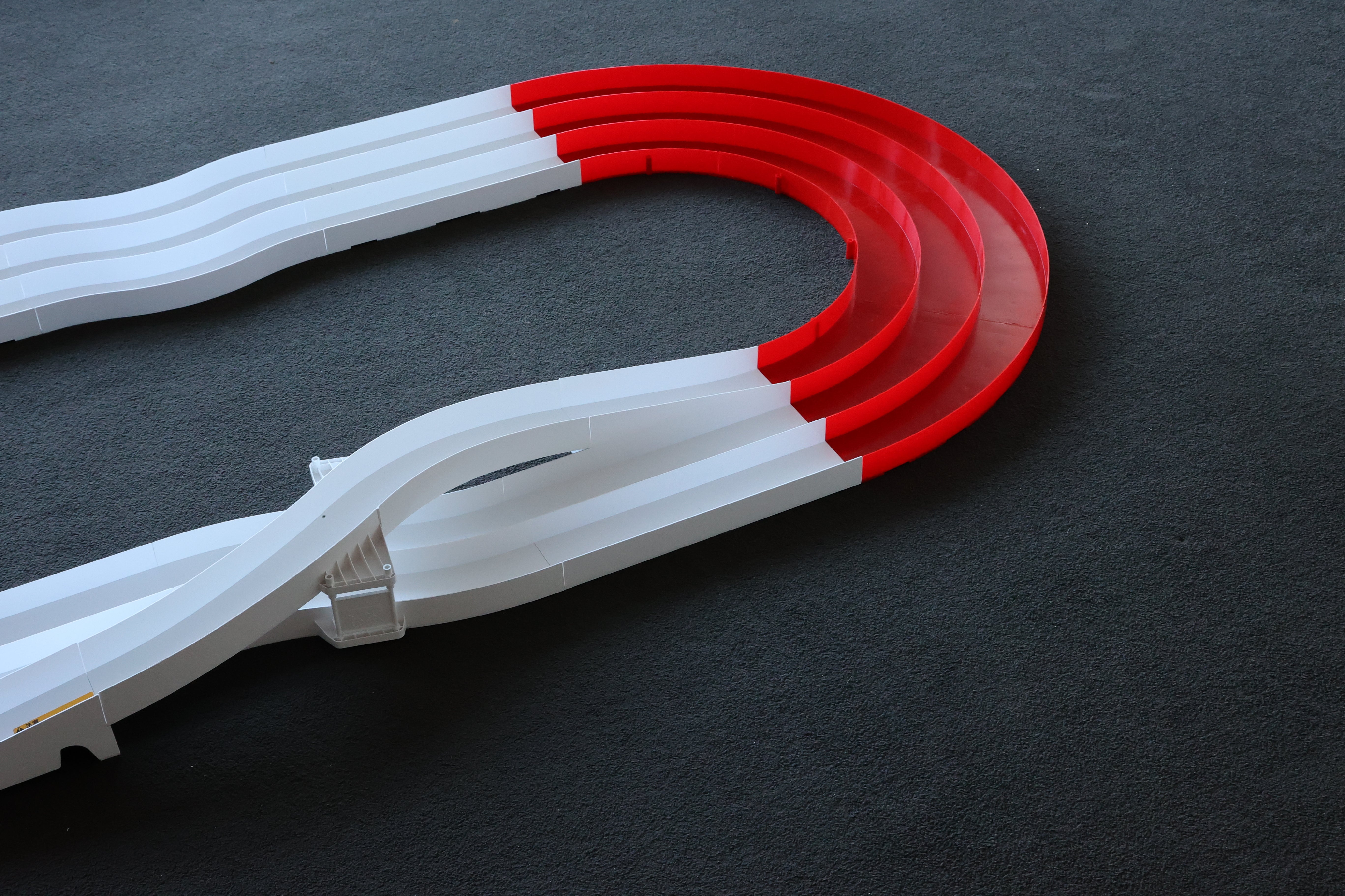 Tamiya 69578 - Japan Cup Junior Circuit Curve Section Set (Blue/Red, 4Pcs. Each)